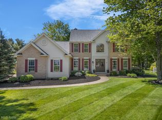 32221 Woodfield Dr, Avon Lake, OH 44012
