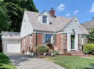 114 Madison Ave, River Edge, NJ 07661