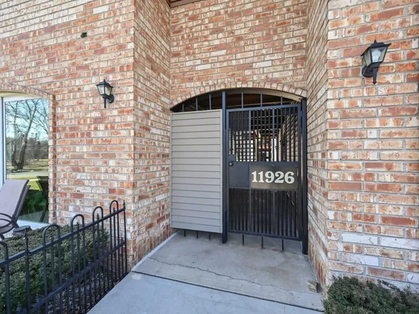11926 West Mill ROAD #22, Milwaukee, WI 53225