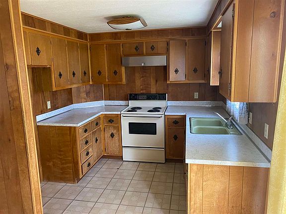 5th image of 2210 E 15th St