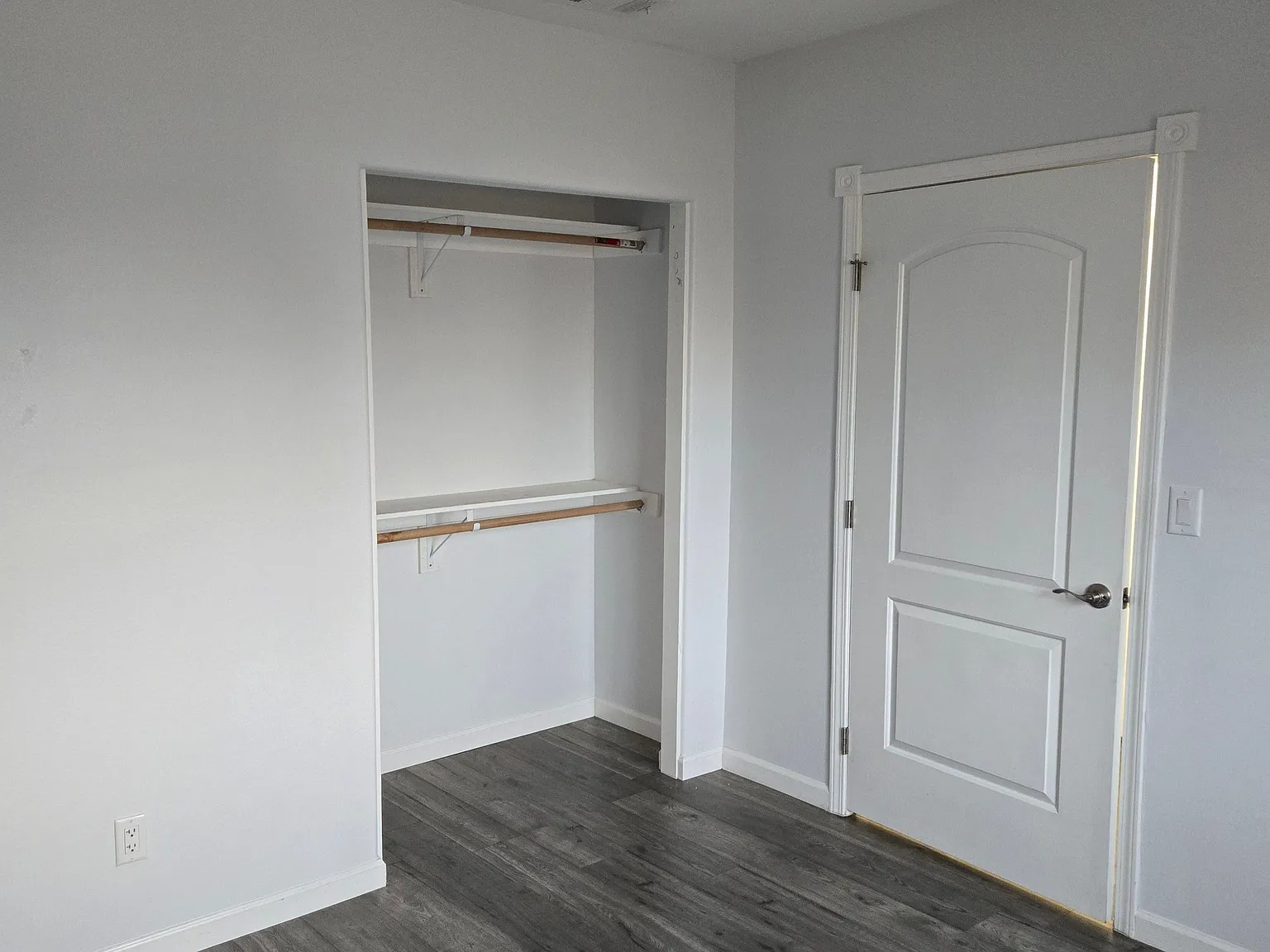 3 bed, 2.0 bath, 1172 sqft, $2,700 — Photo 3