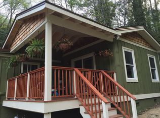 27 Snowy Cove Ln, Black Mountain, NC 28711