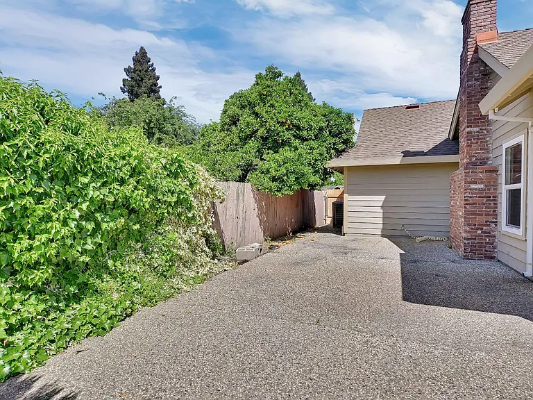 722 Mariner Loop — Photo 28