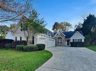 910 Harbins View Dr, Dacula, GA