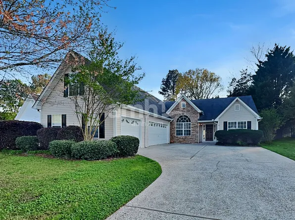 910 Harbins View Dr, Dacula, GA 30019