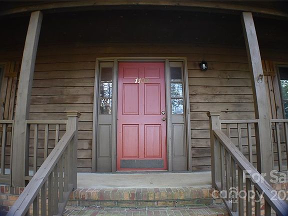 3rd image of 1108 Laurel Woods Dr