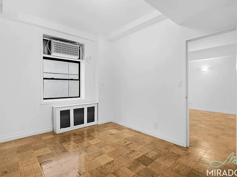 132 E 45th St #8F — Photo 5