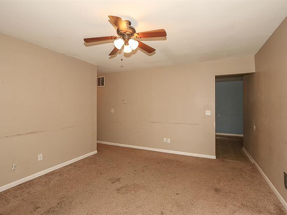 3rd image of 628 Charwood Dr