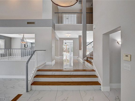 3rd image of 9904 Cozy Glen Cir