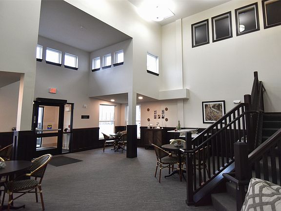 3rd image of 1427 34th Ave SW #210