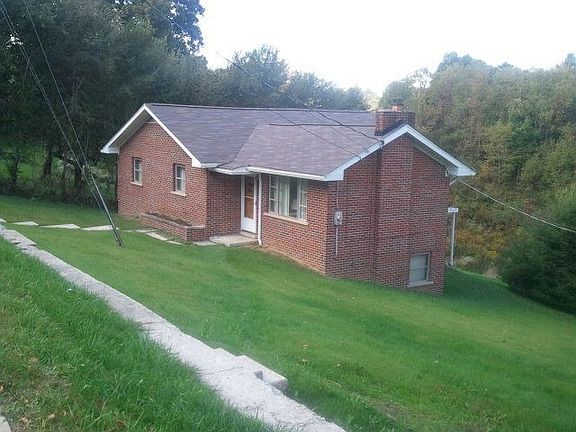 3rd image of 160 Lincoln St