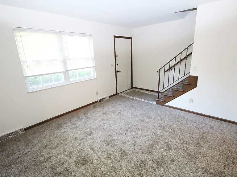 4822 Dierker Rd — Photo 6