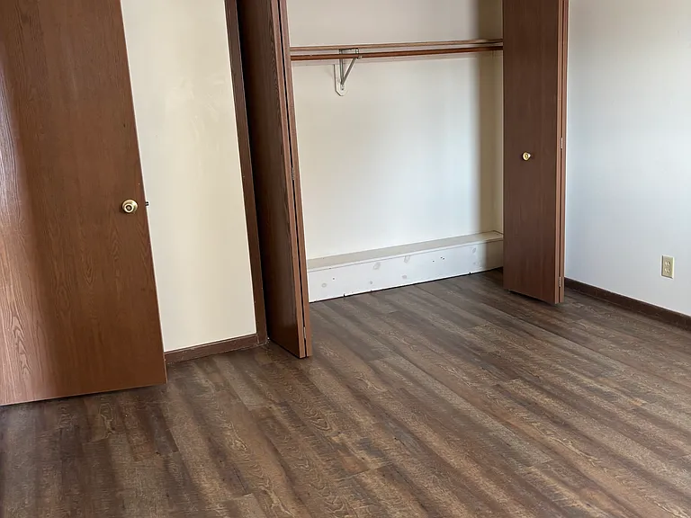 1118 Dutchman Ct — Photo 13