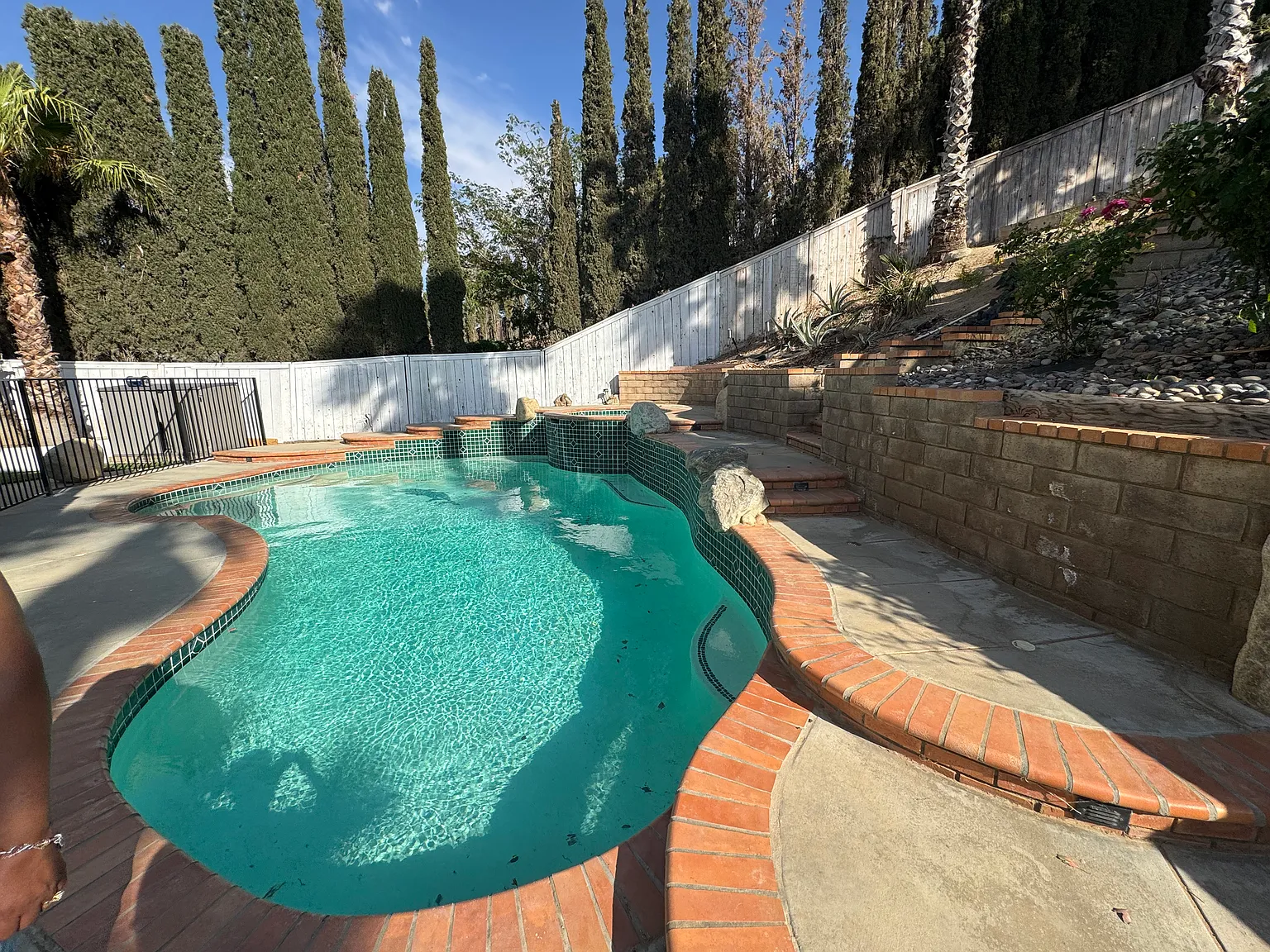 4 bed, 2287 sqft, $4,800 — Photo 2