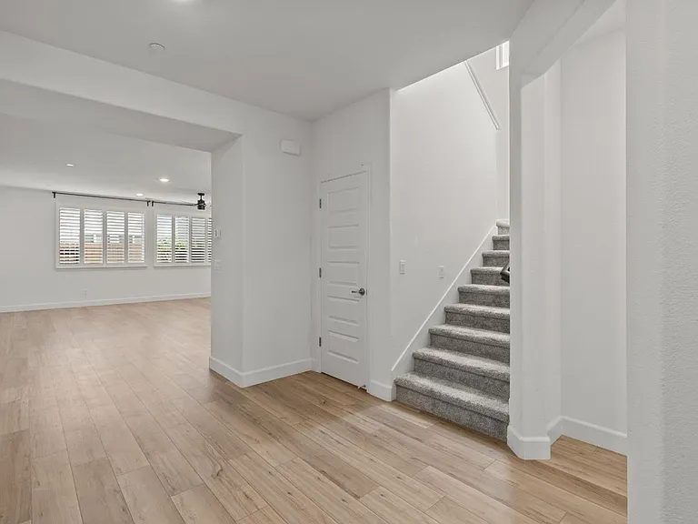 6089 Waddington Way — Photo 16