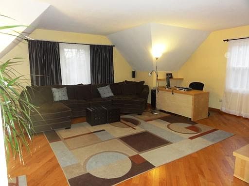 3rd image of 4323 N Kolze Ave
