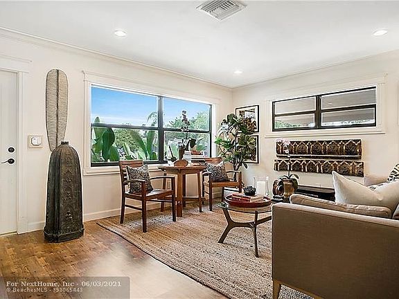3rd image of 602 SE 8th Ave