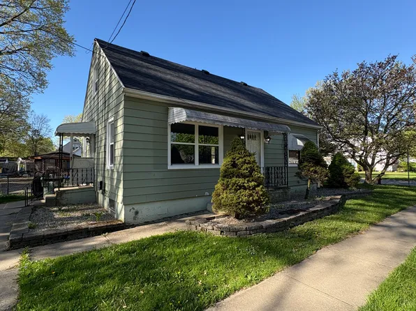 740 Silver Lake Ave, Cuyahoga Falls, OH 44221