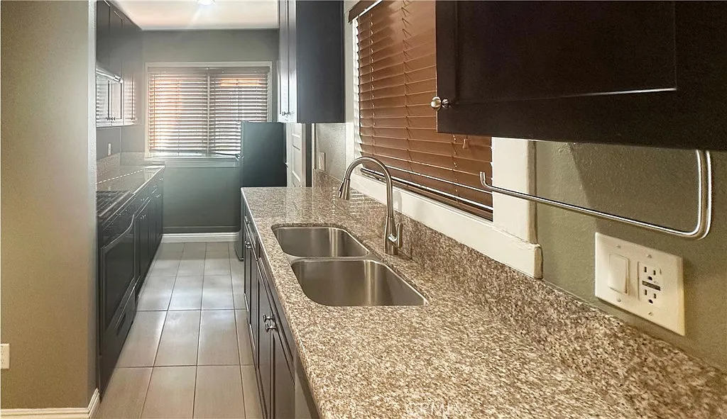 1 bed, 750 sqft, $2,745 — Photo 3
