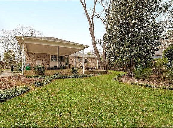 3rd image of 718 River Oaks Ln