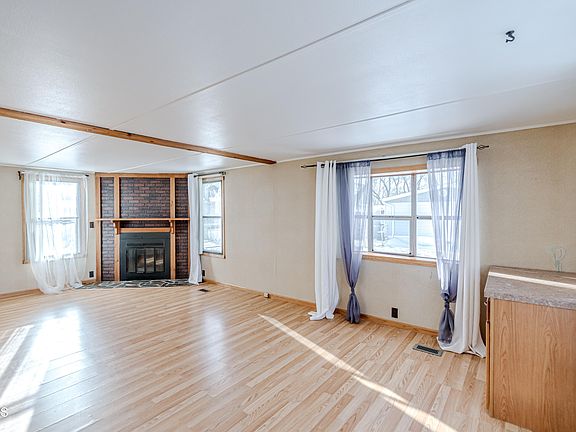 4th image of 454 Piccadilly Cir