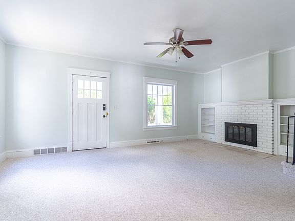 3rd image of 3075 Edgehill Rd #3075