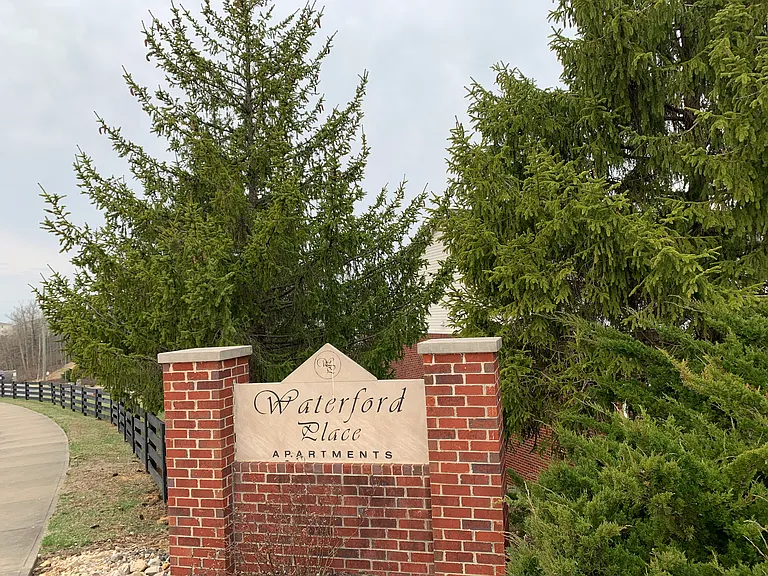 Waterford Place Apartments — Photo 8