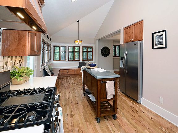 Gas stove, SS appliances 