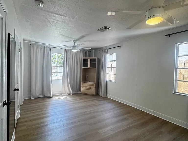 3008 Hillview St — Photo 11