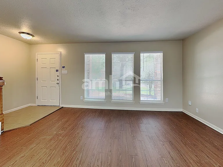 9031 Ferndale View Dr — Photo 8