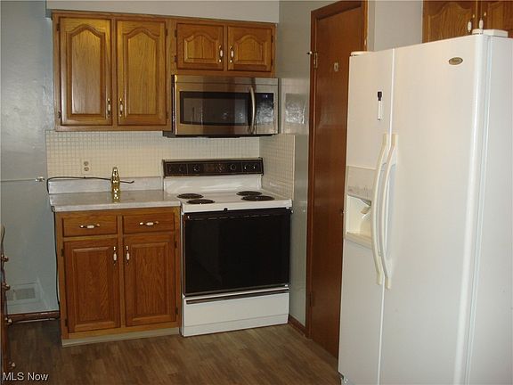 5th image of 7124 Laura Lee Ln