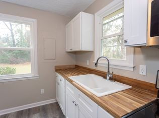 Welcome to this beautiful 1 bedroom and 1 bath unit in a stellar location!, Sumter, SC 29154