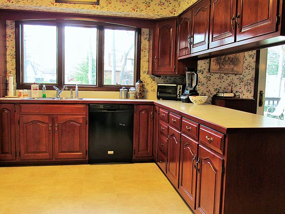 2nd image of 1077 Buchholz Dr