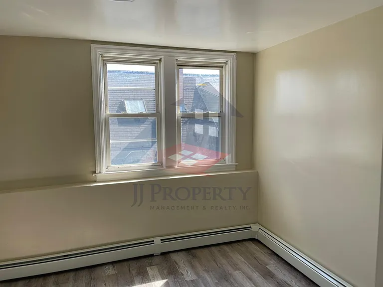 31 Hawthorne St #3 — Photo 11