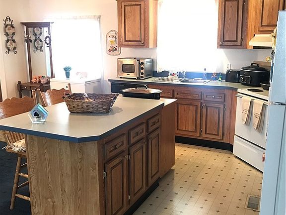 4th image of 20712 10th Ave E #44