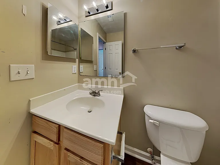 141 Sawhorse Dr — Photo 17