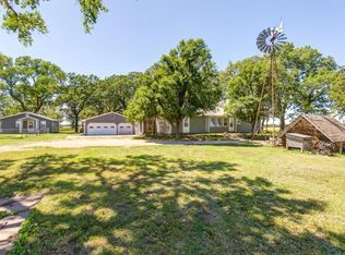 5373 W Crawford St, Salina, KS 67401