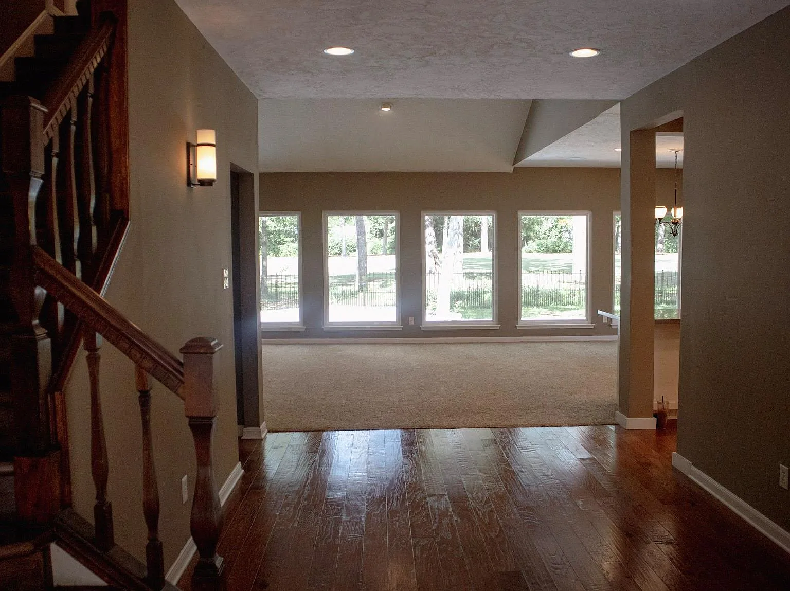 3 bed, 2.5 bath, 2717 sqft, $3,900 — Photo 4