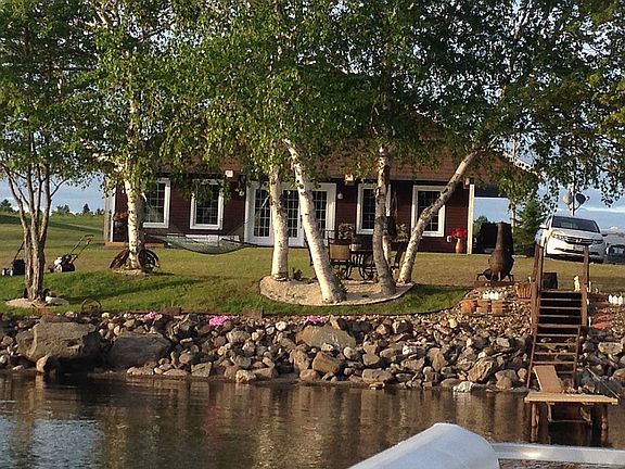 4th image of 651 Lake Shore Rd