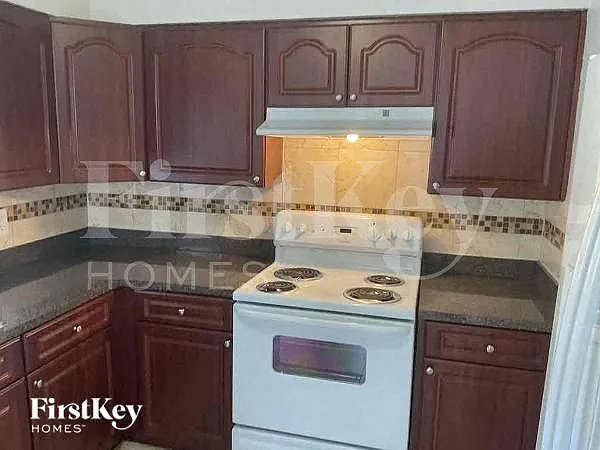 8313 Oleander Ln — Photo 4
