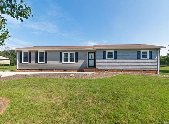 2nd image of 110 Maxwell Ln
