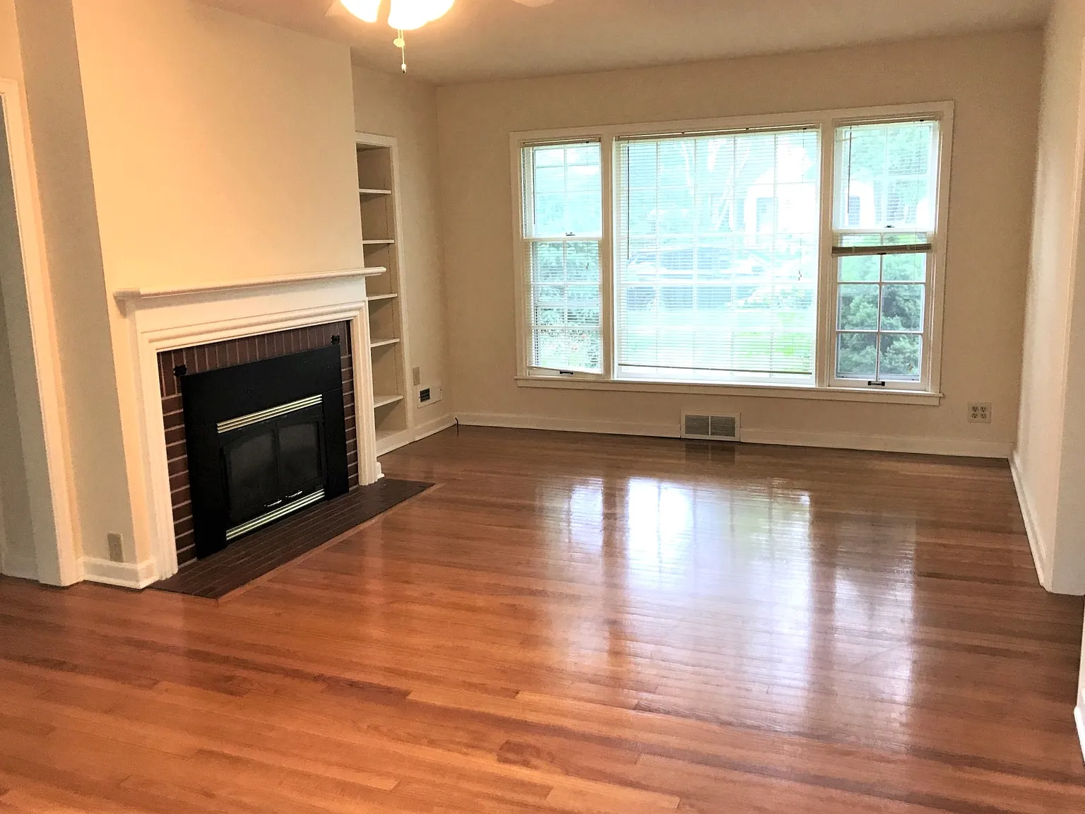 QL 306 South Owen Drive - 1 — Photo 4