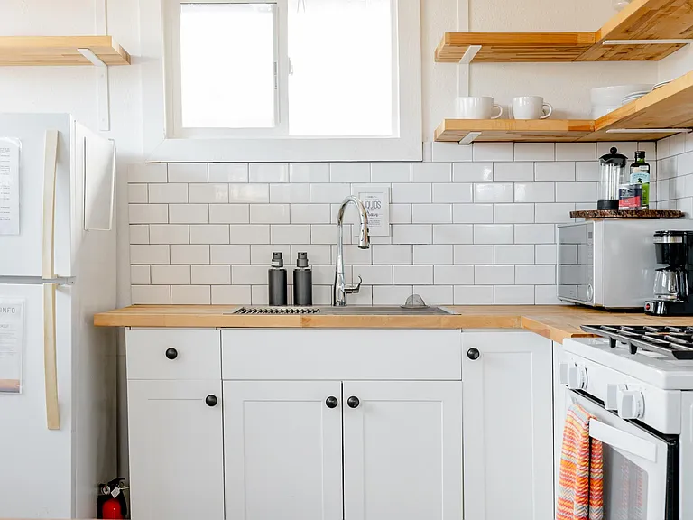 Enjoy your home cooked meals in our fully stocked kitchen!