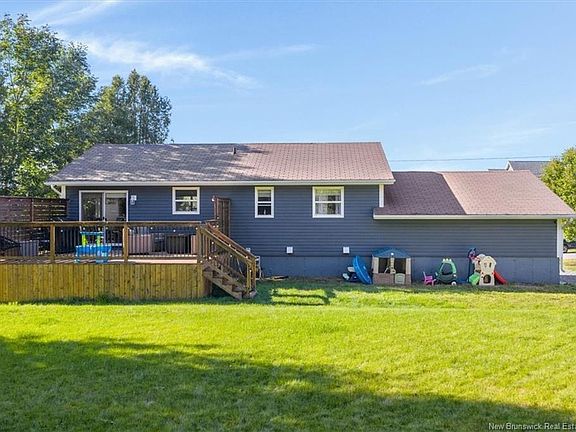5th image of 16 Bonanza Dr