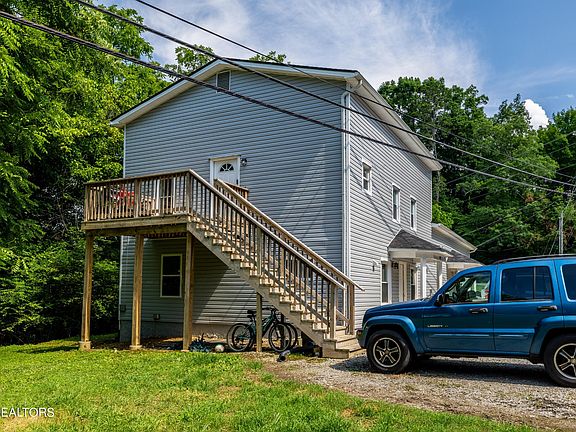 2nd image of 4705 Wildwood Rd
