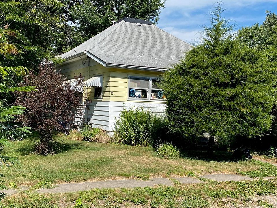 2nd image of 504 N Main St