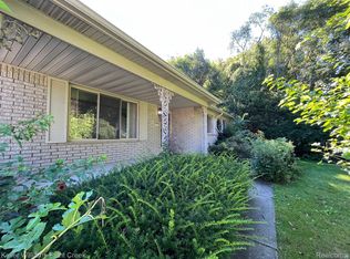 3790 Fernleigh Dr, Troy, MI 48083