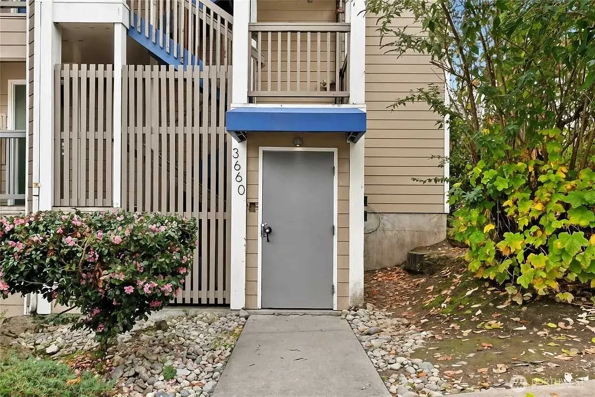 2 bed, 650 sqft, $2,045 — Photo 4