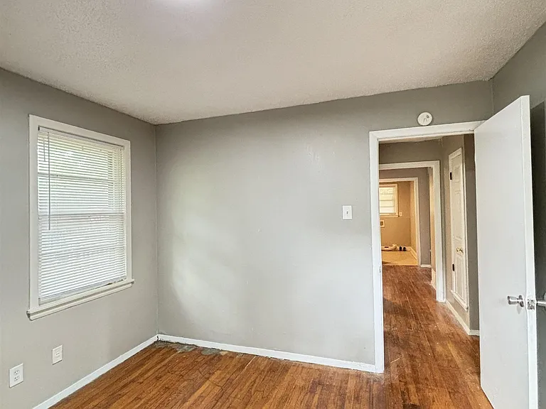 4694 McCrory Ave — Photo 10