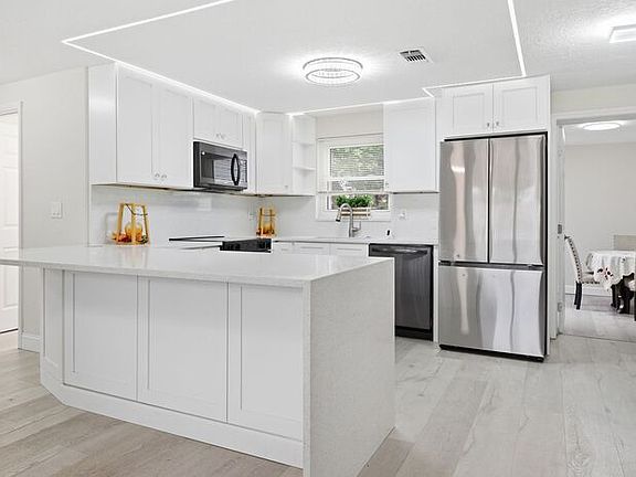5th image of 6338 Aberdeen Ave